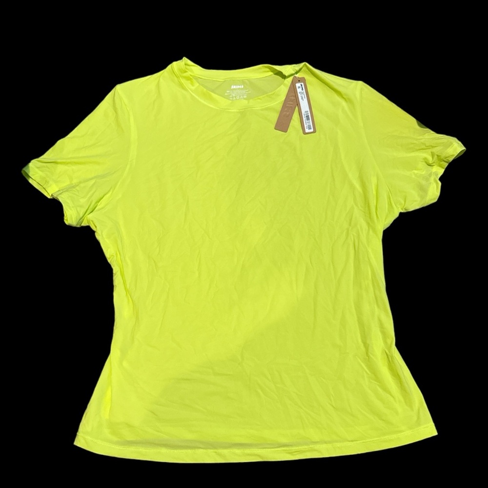 SKIMS - FITS EVERYBODY T SHIRT